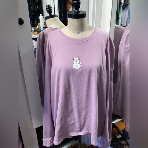 Life Is Good Tops - NWOT Life Is Good Women’s Mauve/Pink Long Sleeve Tee, with Cat Snowman, Size XL